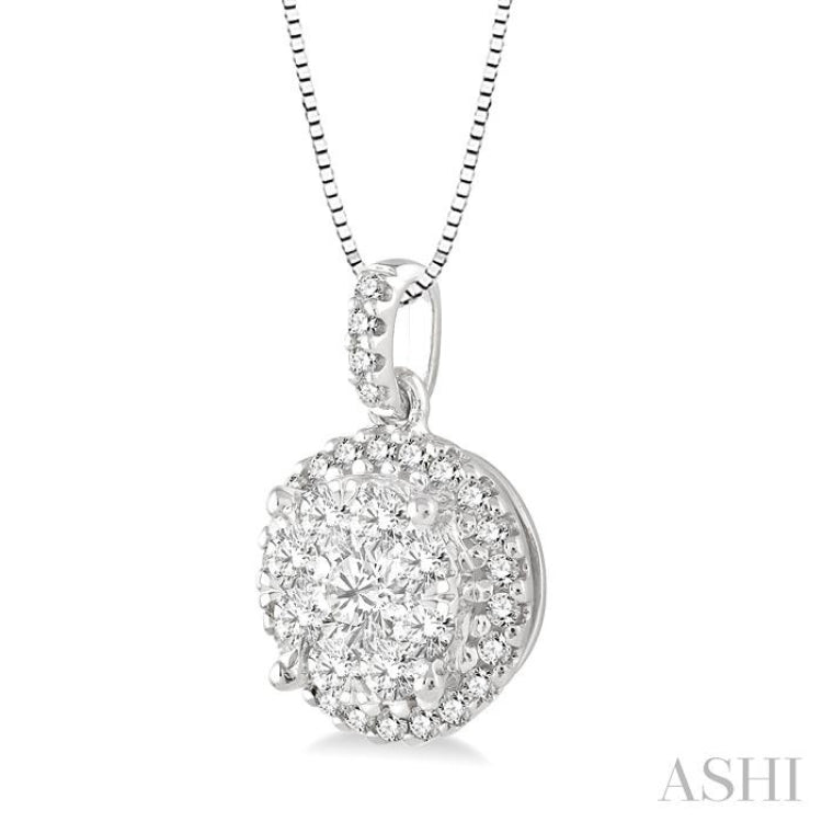 1/2 Ctw Lovebright Round Cut Diamond Pendant in 14K White Gold with Chain 1/2 Ctw Lovebright Round Cut Diamond Pendant in 14K White Gold with Chain