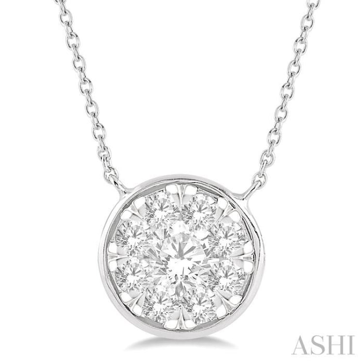 1/2 Ctw Round Shape Lovebright Diamond Pendant With Chain in 14K White Gold 1/2 Ctw Round Shape Lovebright Diamond Pendant With Chain in 14K White Gold