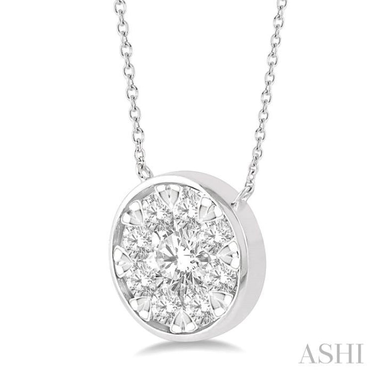 1/2 Ctw Round Shape Lovebright Diamond Pendant With Chain in 14K White Gold 1/2 Ctw Round Shape Lovebright Diamond Pendant With Chain in 14K White Gold