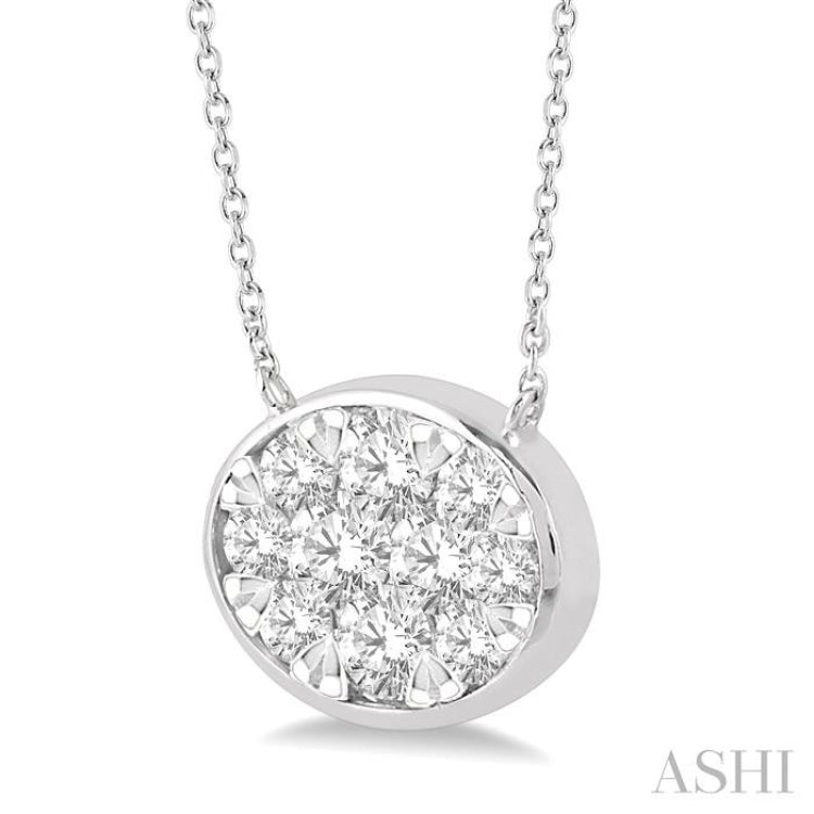 1/2 Ctw Oval Shape Lovebright Diamond Pendant With Chain in 14K White Gold 1/2 Ctw Oval Shape Lovebright Diamond Pendant With Chain in 14K White Gold