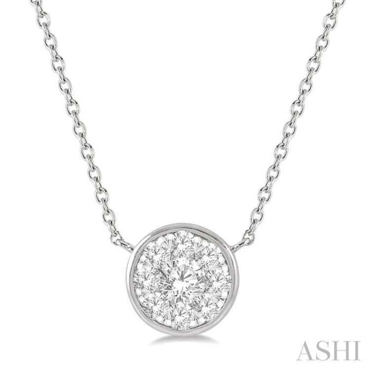 1/3 Ctw Round Shape Lovebright Diamond Pendant With Chain in 14K White Gold 1/3 Ctw Round Shape Lovebright Diamond Pendant With Chain in 14K White Gold