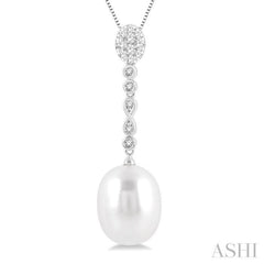 12x10 MM Cultured Pearl and 1/5 Ctw Hanging Round Cut Diamond Drop Lovebright Pendant With Chain in 14K White Gold 12x10 MM Cultured Pearl and 1/5 Ctw Hanging Round Cut Diamond Drop Lovebright Pendant With Chain in 14K White Gold