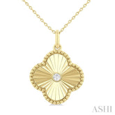 1/20 Ctw Clover Fluted Medallion Round Cut Diamond Pendant With Chain in 10K Yellow Gold