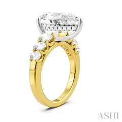 1 1/4 Ctw Pers Shape Oval and Round Cut Diamond Semi-Mount Engagement Ring in 14K Yellow and White Gold