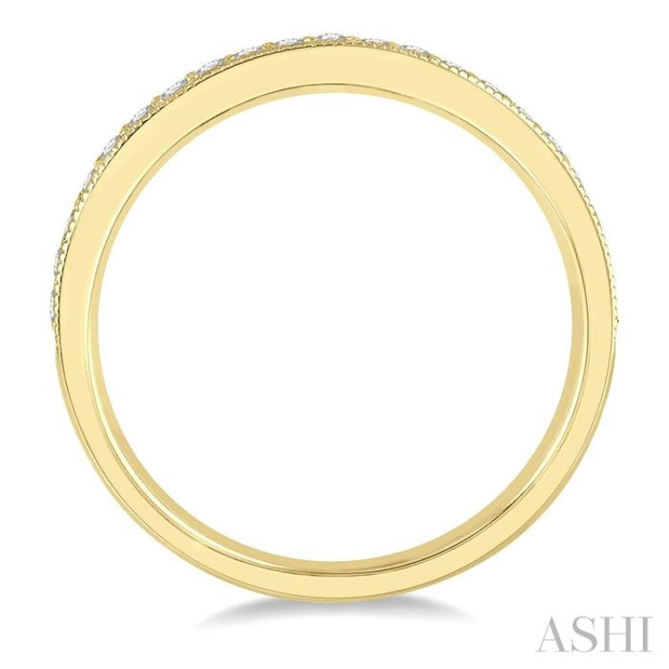 1/4 Ctw Round Cut Diamond Wedding Band in 14K Yellow Gold
