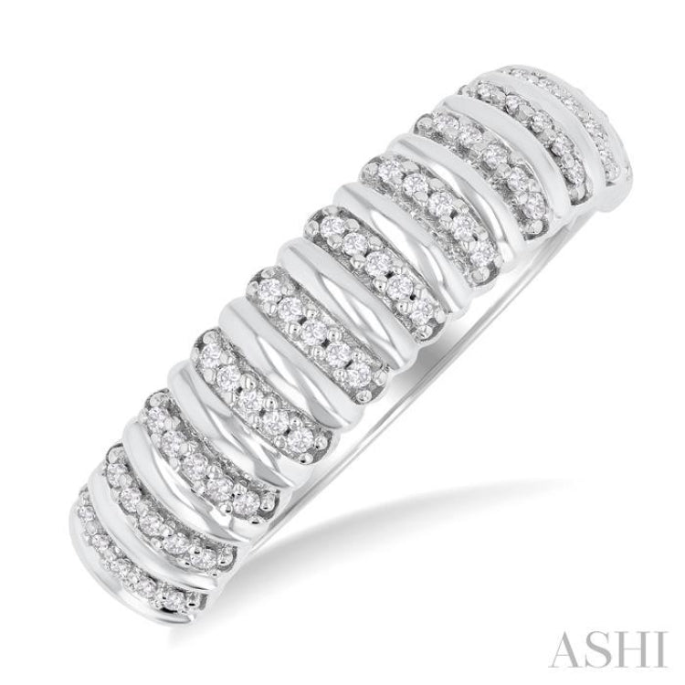 1/6 Ctw Ribbed Round Cut Diamond Fashion Ring in 10K White Gold