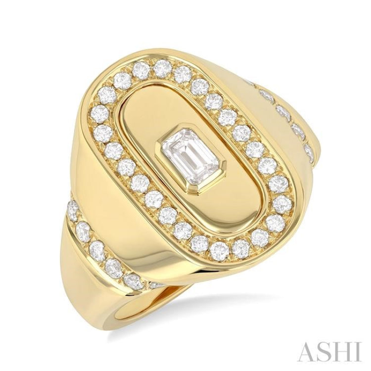 3/4 Ctw Bezel Set Emerald and Round Cut Diamond Signet Ring in 14K Yellow Gold
