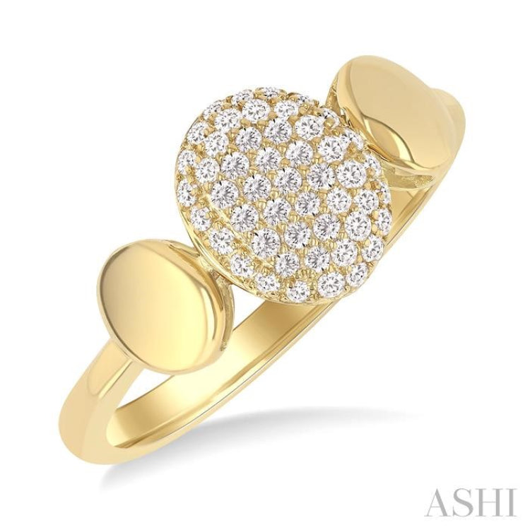 1/4 Ctw Oval Shape Pave Set Round Cut Diamond Ring in 10K Yellow Gold