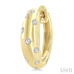 1/6 Ctw Round Cut Diamond Mosaic Huggie Earrings in 10K Yellow Gold