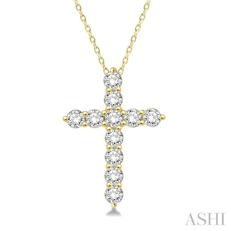 3/4 Ctw Round Cut Diamond Cross Pendant With Chain in 14K Yellow Gold