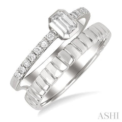 1/2 Ctw Split Twin Row Bezel Set Emerald and Round Cut Diamond Fashion Ring in 14K White Gold