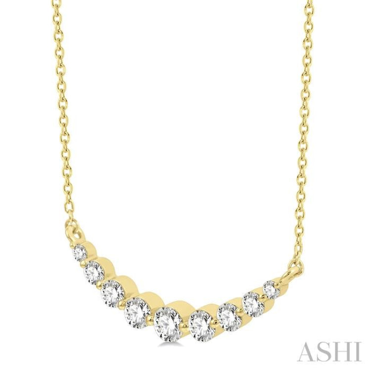 1/2 Ctw Diamond Smile Necklace in 14K Yellow Gold