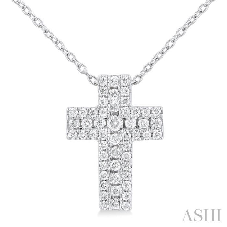 1/4 Ctw Cross Round Cut Diamond Fashion Pendant With Chain in 14K White Gold