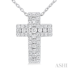1/4 Ctw Cross Round Cut Diamond Fashion Pendant With Chain in 14K White Gold
