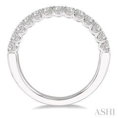 1/2 Ctw Round Cut Diamond Wedding Band in 14K White Gold
