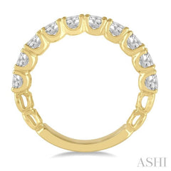 1 1/2 Ctw Lattice Round Cut Diamond Wedding Band in 14K Yellow Gold