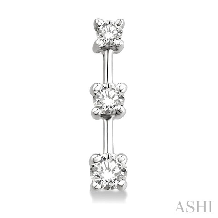 1/2 Ctw Round Cut Diamond Earrings in 14K White Gold