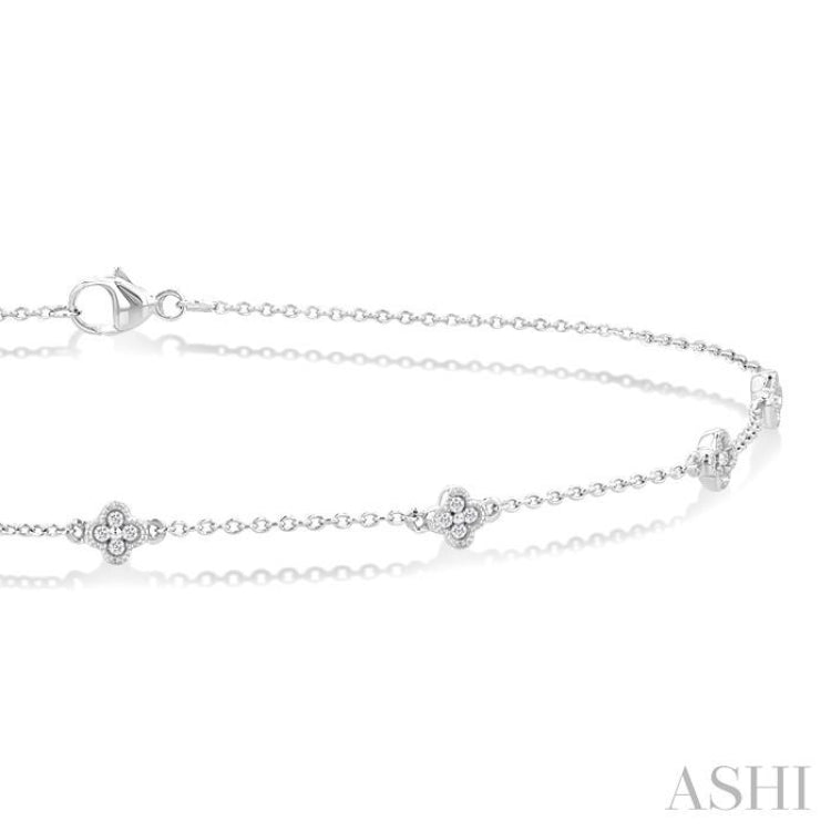 1/10 Ctw Clover Motif Round Cut Diamond Station Bracelet in 10K White Gold