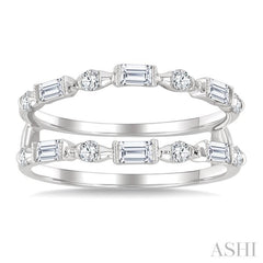 1/2 Ctw Baguette and Round Cut Diamond Link Insert Ring in 14K White Gold