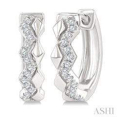 1/10 Ctw Round Cut Diamond Geometric Petite Huggie Earrings in 10K White Gold