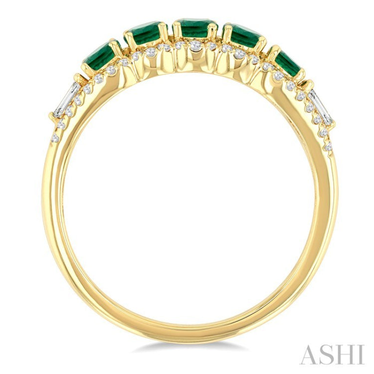 3.1 MM Round Emerald and 1/4 Ctw Baguette and Round Cut Diamond 5-Stone Precious Ring in 14K Yellow Gold