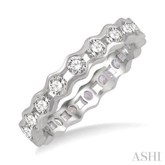 1 Ctw Lattice Round Cut Diamond Eternity Wedding Band in 14K White Gold