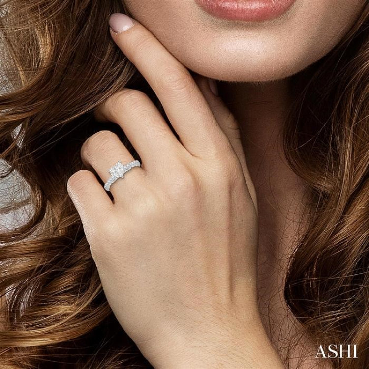 5/8 Ctw Round Cut Diamond Heart Shaped Lovebright Ring in 14K White Gold