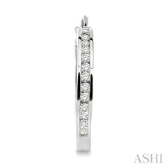 1/2 Ctw Round Cut Diamond Hoop Earrings in 14K White Gold