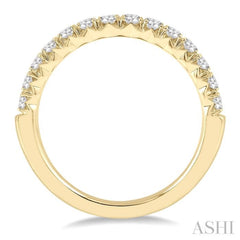1/2 Ctw Round Cut Diamond Wedding Band in 14K Yellow Gold