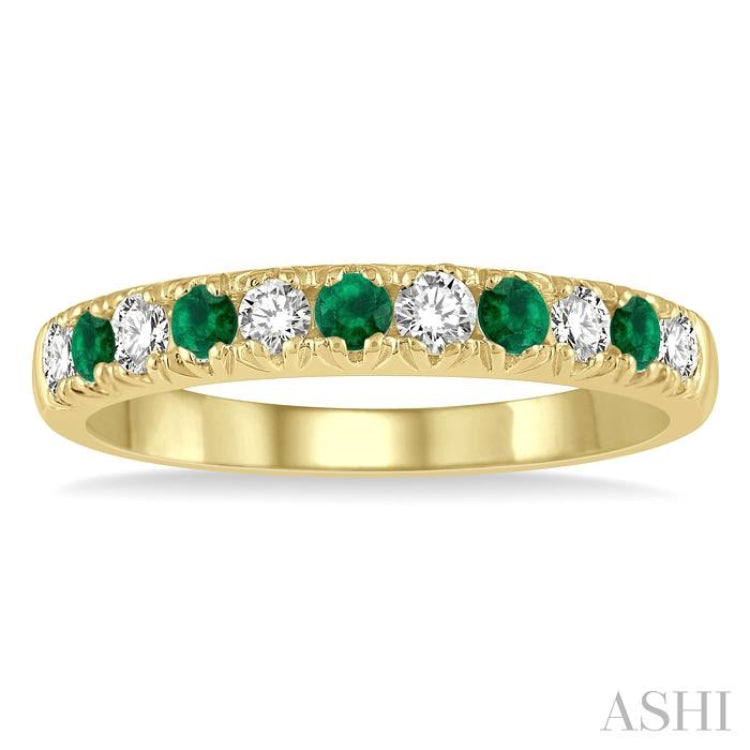 2.3 MM Emerald and 1/4 Ctw Round Cut Diamond Precious Wedding Band in 14K Yellow Gold