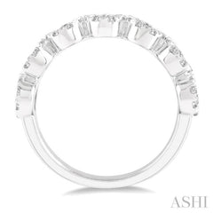 1 Ctw Jointed Circular Mount Lovebright Diamond Cluster Band in 14K White Gold