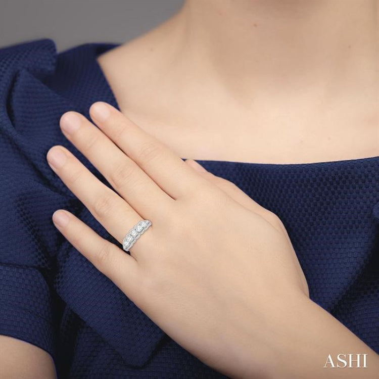 1 Ctw Baguette and Round Cut Diamond Fashion Ring in 14K White Gold