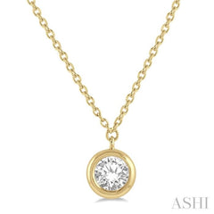 1/10 Ctw Round Cut Diamond Pendant With Chain in 14K Yellow Gold