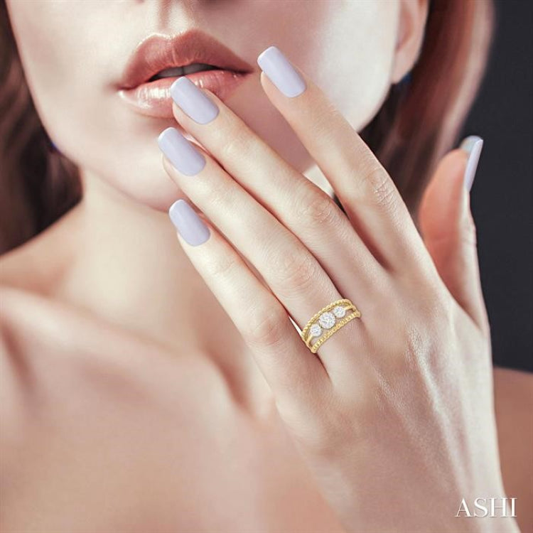 1/4 Ctw Past, Present & Future Lovebright Round Cut Diamond Bead Bijoux Fashion Ring in 14K Yellow and White Gold