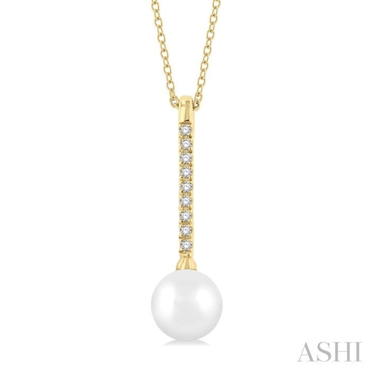 7 MM Round Shape Cultured Pearl and 1/10 Ctw Petite Round Cut Diamond Fashion Pendant With Chain in 10K Yellow Gold