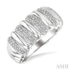 1/10 Ctw Bold Wide Ribbed Round Cut Diamond Pirouette Fashion Band in Sterling Silver