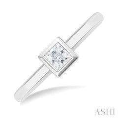 1/6 Ctw Petite Bezel Set Round Cut Diamond Fashion Ring in 10K White Gold