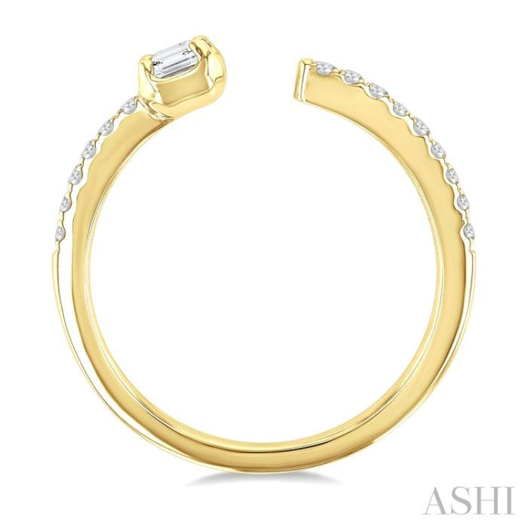 3/8 Ctw Emerald and Round Cut Diamond Fashion Open Ring in 14K Yellow Gold