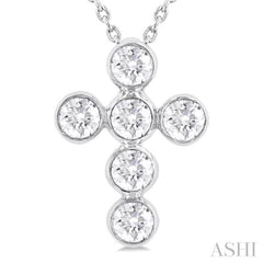 3/4 Ctw Round Cut Diamond 6-Stone Bezel Set Cross Pendant With Chain in 14K White Gold