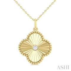 1/20 Ctw Clover Fluted Medallion Round Cut Diamond Pendant With Chain in 10K Yellow Gold