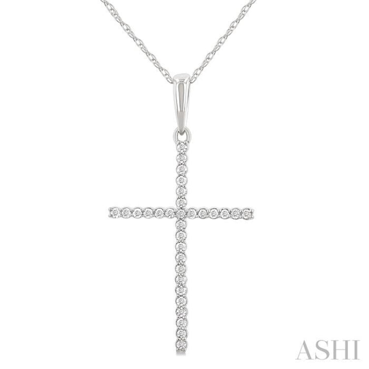 1/10 Ctw Cross Round Cut Diamond Fashion Pendant With Chain in 10K Yellow Gold